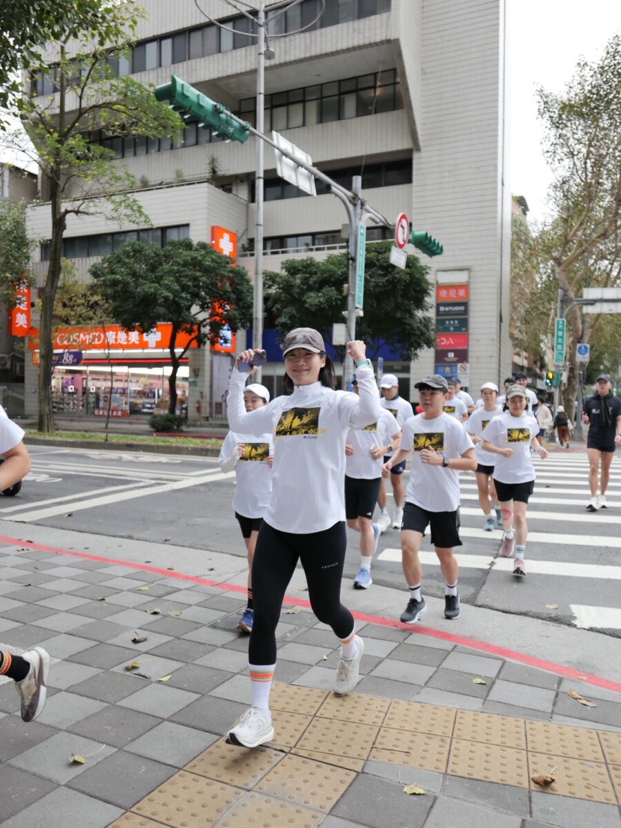 跑步成為生活日常 串聯城市健康風景 健身工廠舉辦「2026 SWEAT DOES A BODY GOOD Social Run」(圖/健身工廠提供)