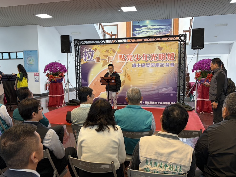 少年代表小朱感謝業主給予工作機會及信任，感謝警察及輔導人員的幫助，會將這份善意回饋社會。（圖/記者黃采琳翻攝）