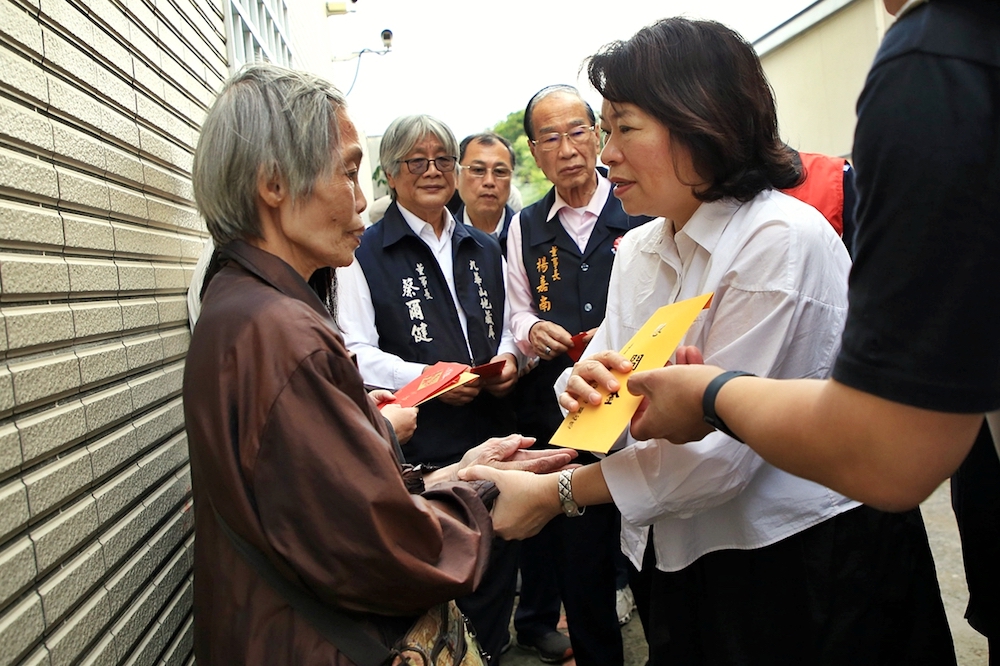 嘉市興業東路145巷火警啟動關懷機制 黃敏惠市長允協助受災民眾度難關 嘉市興業東路145巷火警啟動關懷機制 黃敏惠市長允協助受災民眾度難關