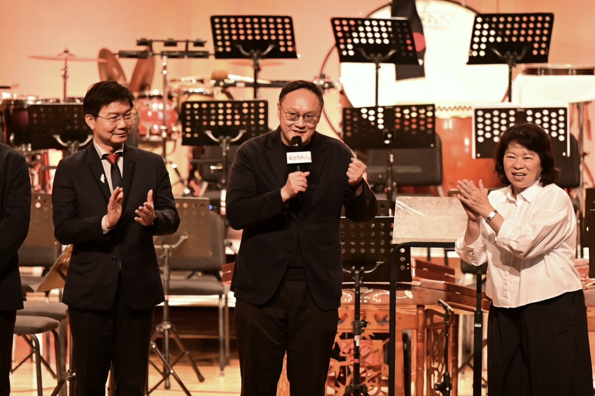 ▲台中市副市長鄭照新代表市長出席音樂會，感謝嘉義市政府情義相挺。(圖/記者顏淑娟翻攝)