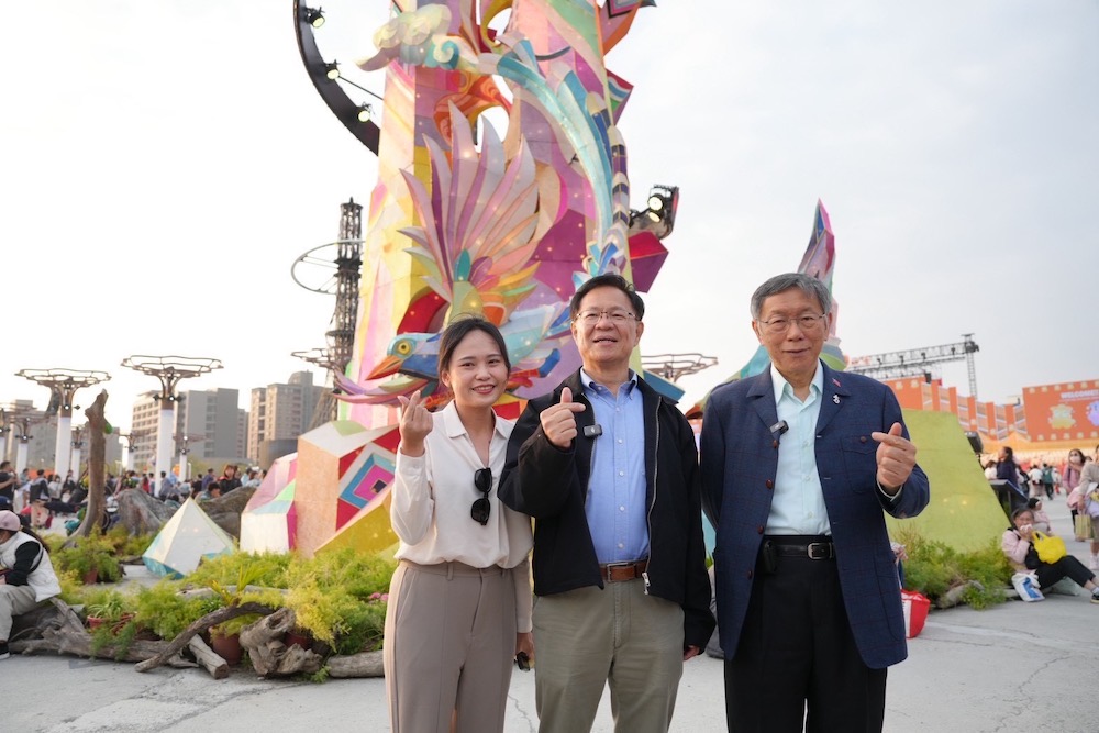 民眾黨創黨主席柯文哲今15日特地南下嘉義,與張啓楷一同培訓選29位海選幹部學員,並面對面交流。(圖/民眾黨提供)