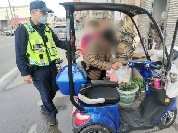 八旬翁迷途騎電動車繞市區　警民合作即時救援平安返家