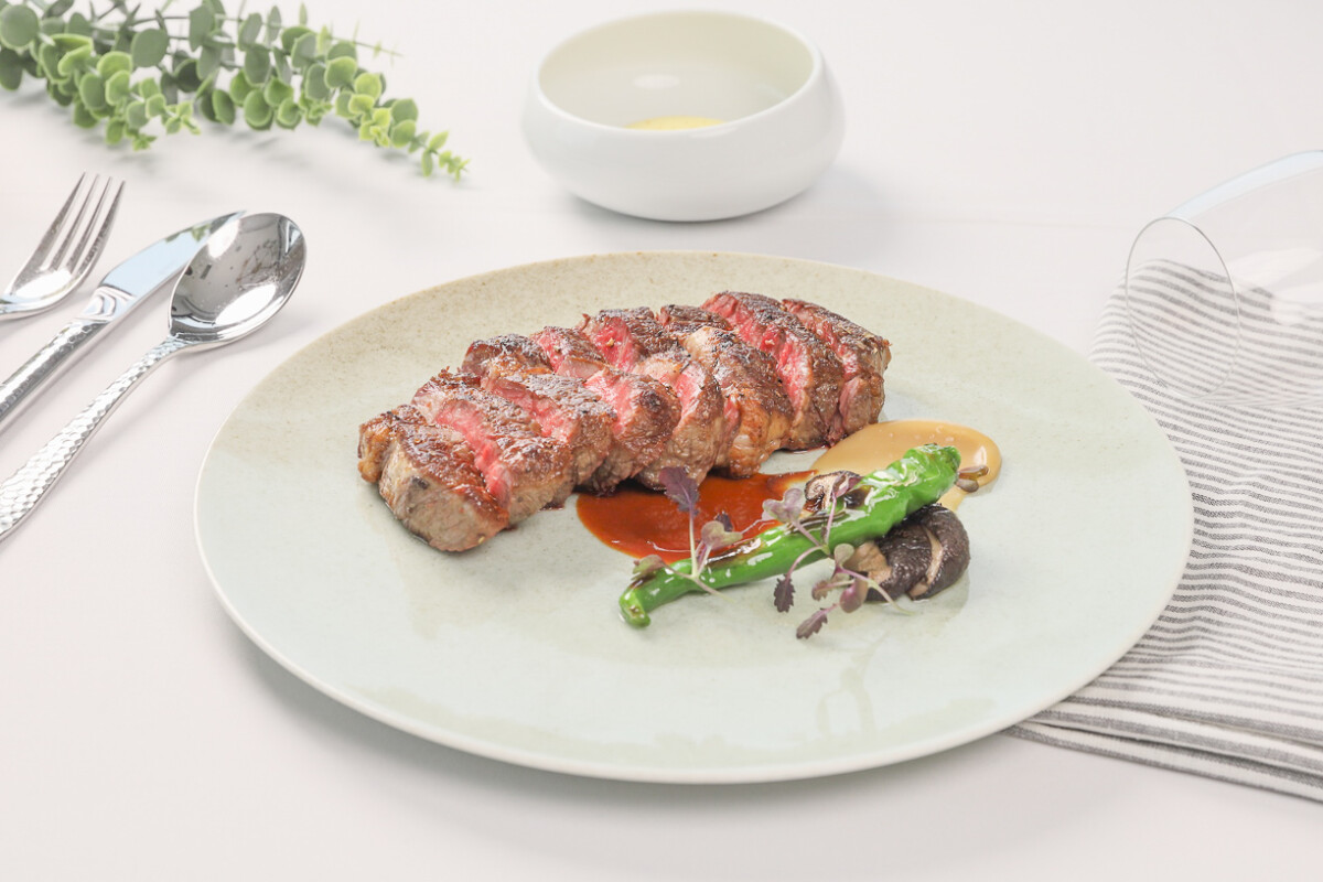 ▲「美國頂級肋眼」嚴選美國高品質Prime級牛肉，從選肉、熟成到火候掌控皆講究細節。（圖/萬豪酒店提供）