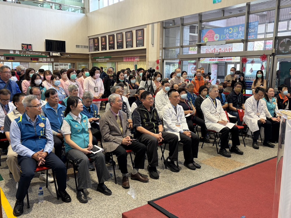 台中榮民總院傅雲慶總院長親率25科55位醫師駐診嘉義榮民分院啟動儀式。（圖/記者黃采琳攝）