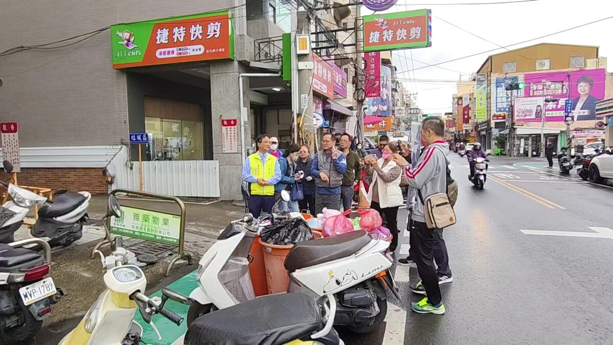 彰市大埔路友善人行道滿周年　林世賢被罵到臭頭