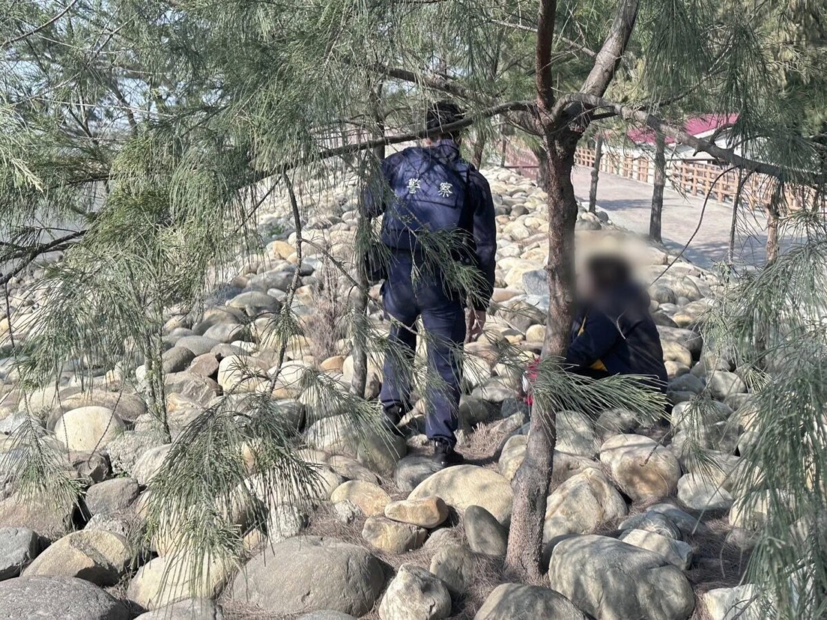 情傷女子獨行海邊淚崩　警即刻救援陪伴成功化解危機