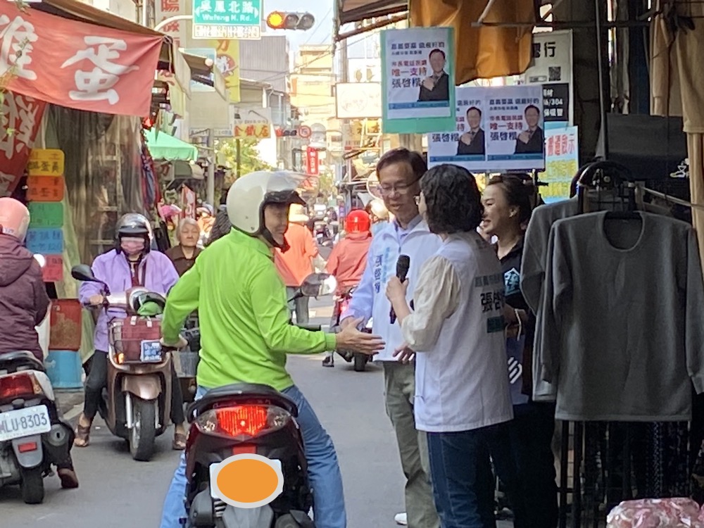 張啓楷在前立委蔡壁如與競選團隊陪同　清晨即向嘉市鄉親請安爭取支持