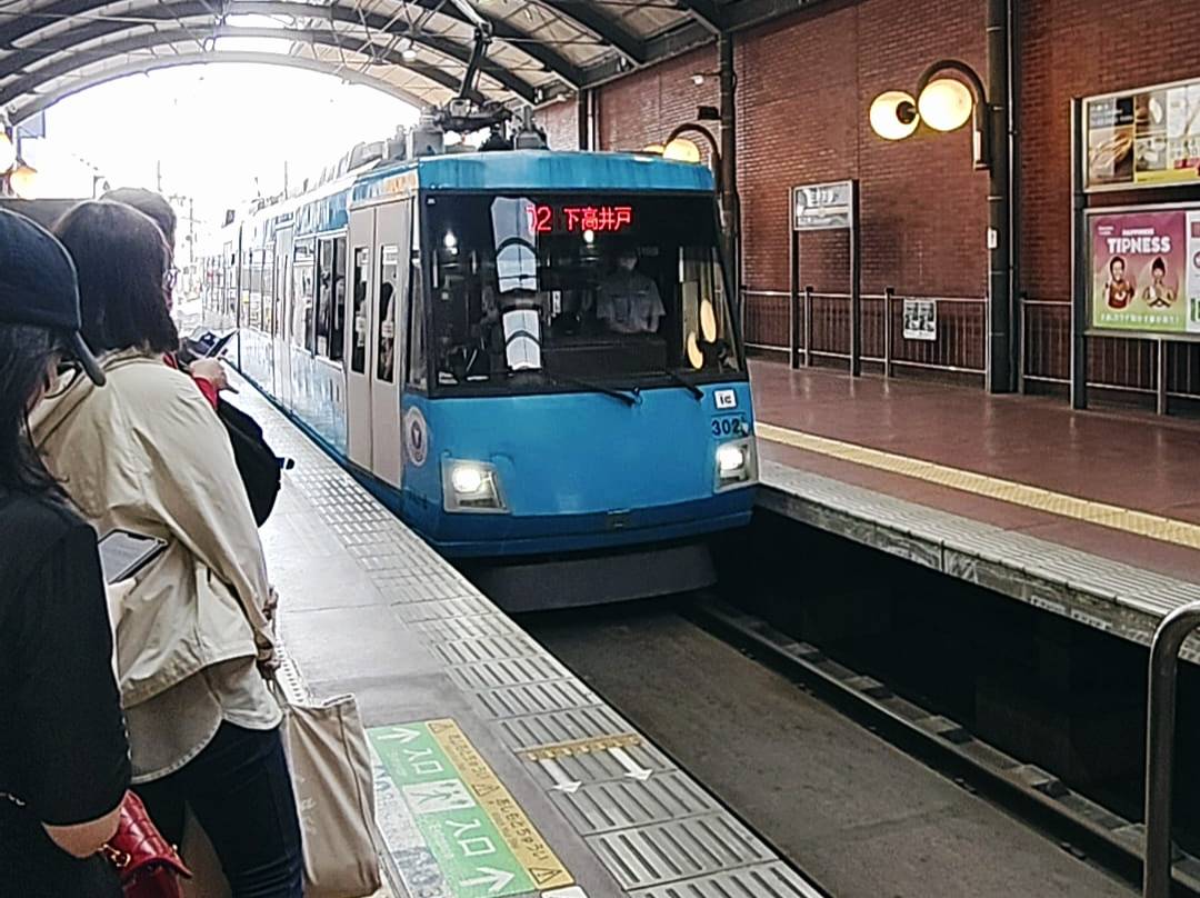 03f5b2a3b98d4b8f3f4e59553d2063b4