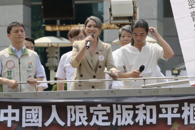 0e56fde2094b0381bf800a7de4305198