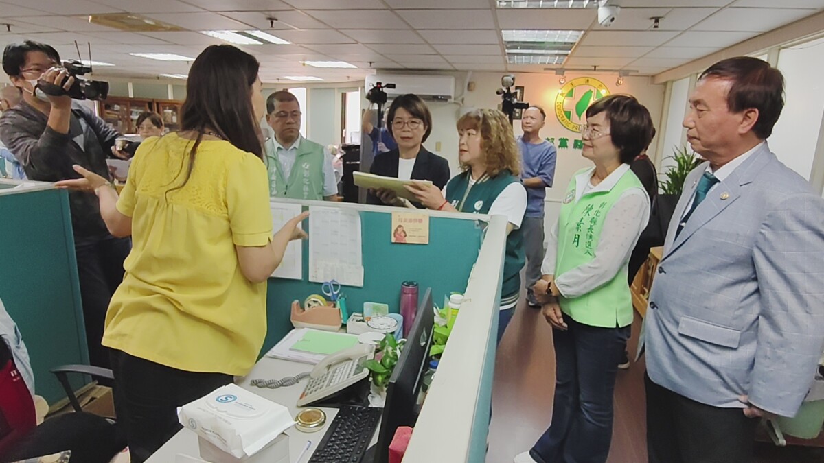 0ec853a27b0f3aa1c0f69469b970c381