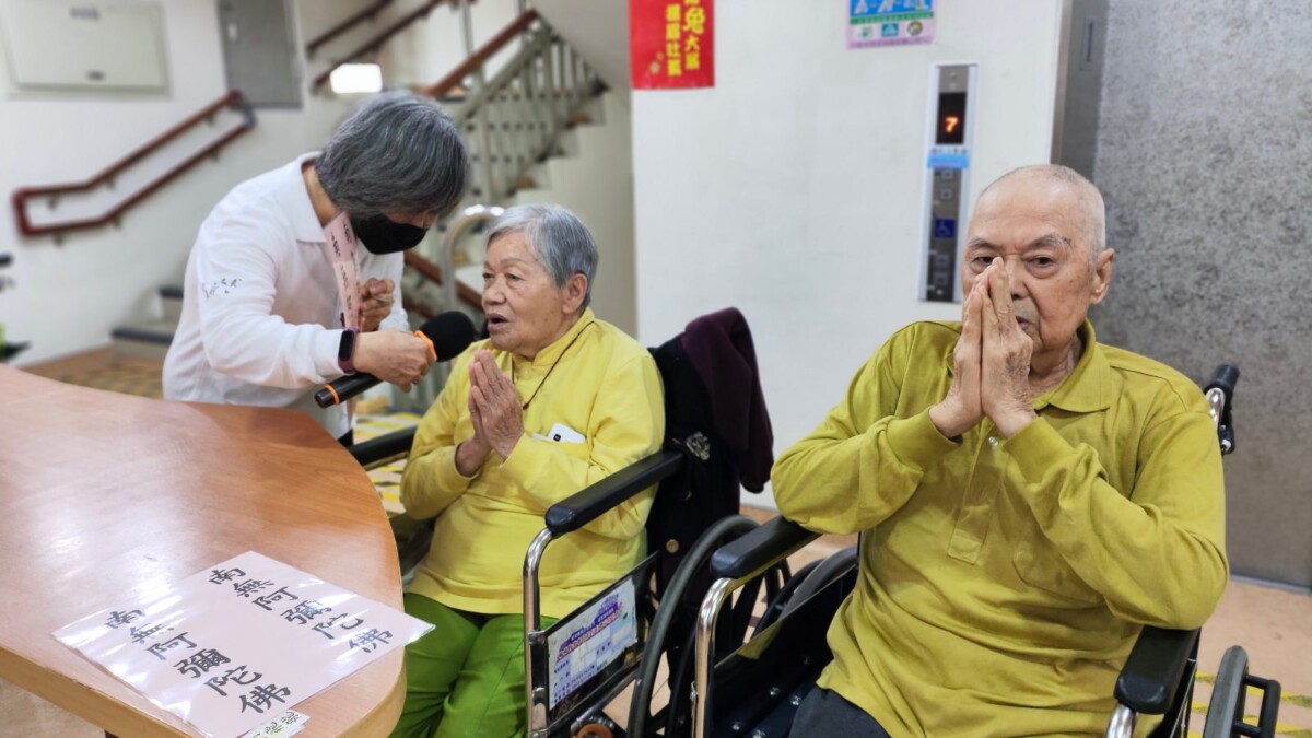 127480a430e0cbeafd27a4d4d27adfe4