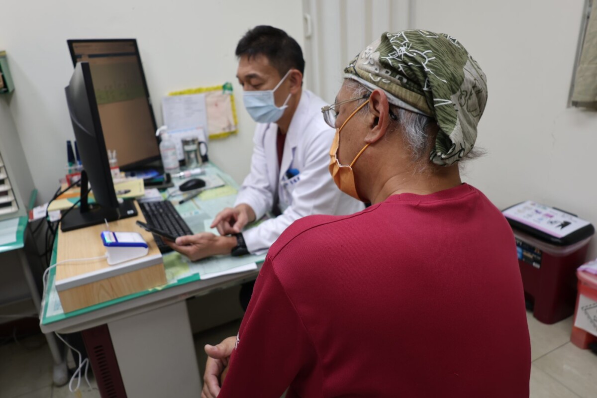 33935c0376b5bdd179431960a1628127