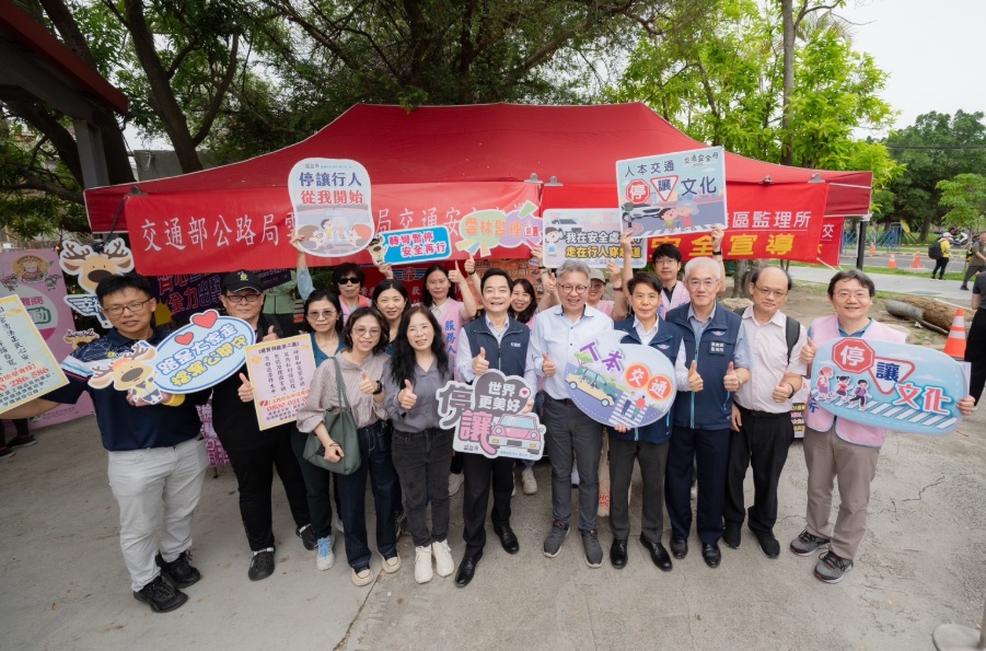 4adc5924647a7baee45a7579fff2807e