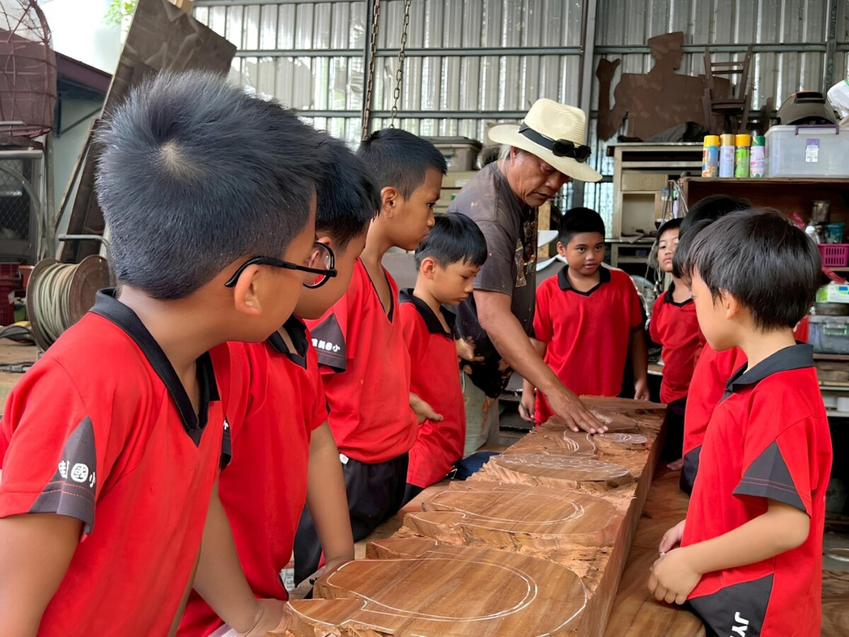 4f818382a2e1cac96935d284f3c8be66