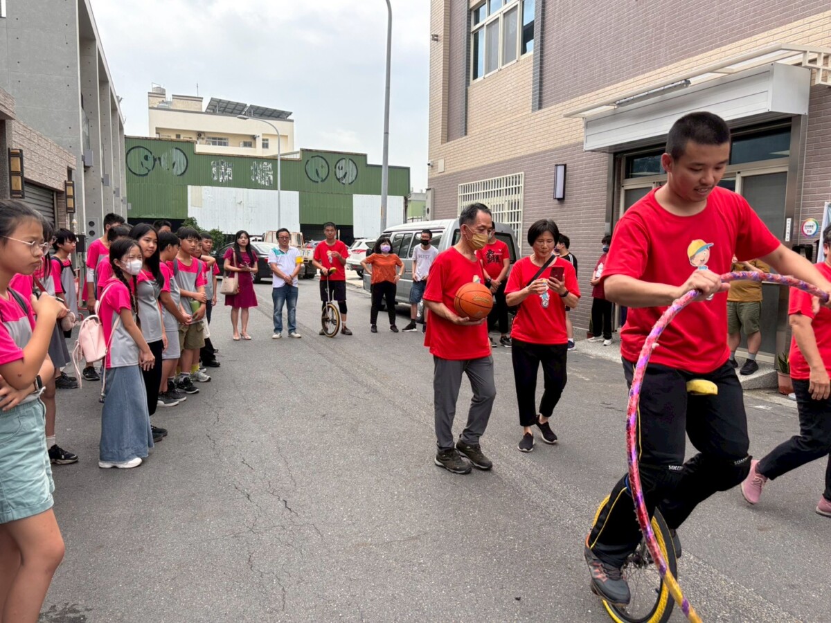 畢旅不只出發　文祥國小孩子把愛送進肯納作業所