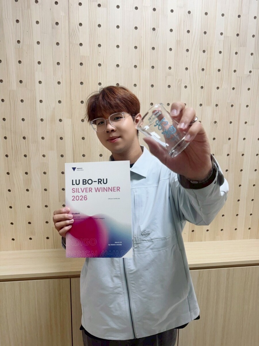 ▲文創一甲呂柏儒以新穎的文化創意設計思維榮獲商品圖像設計類銀獎。（圖/高科大學創新設計學院提供）
