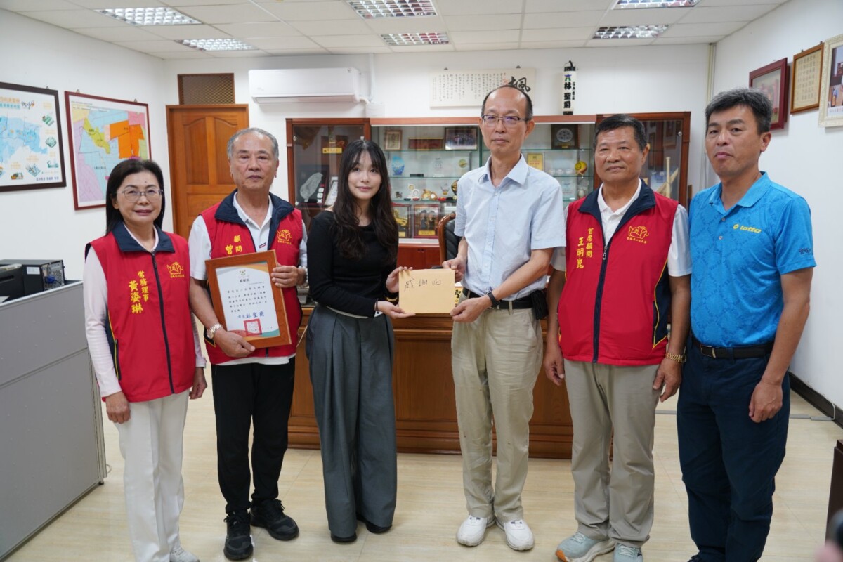 63c2b3516c1d7ad80bf623b37274f833