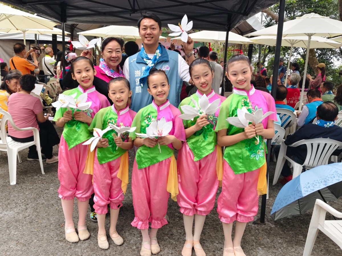 751059dcd70bcf06d302f8df22c3ed54