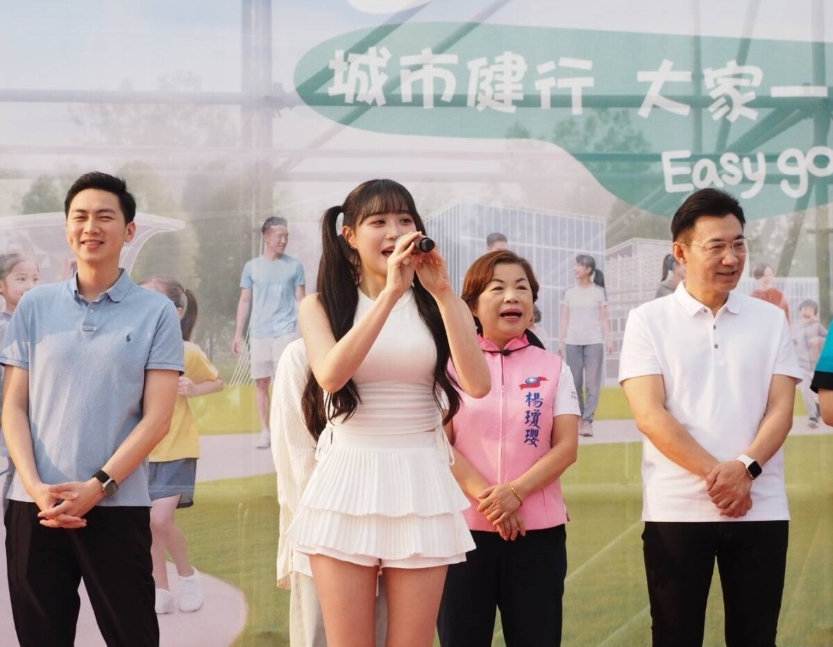 ▲代言人邊荷律到場應援，炒熱現場氣氛。(圖/記者顏淑娟翻攝)