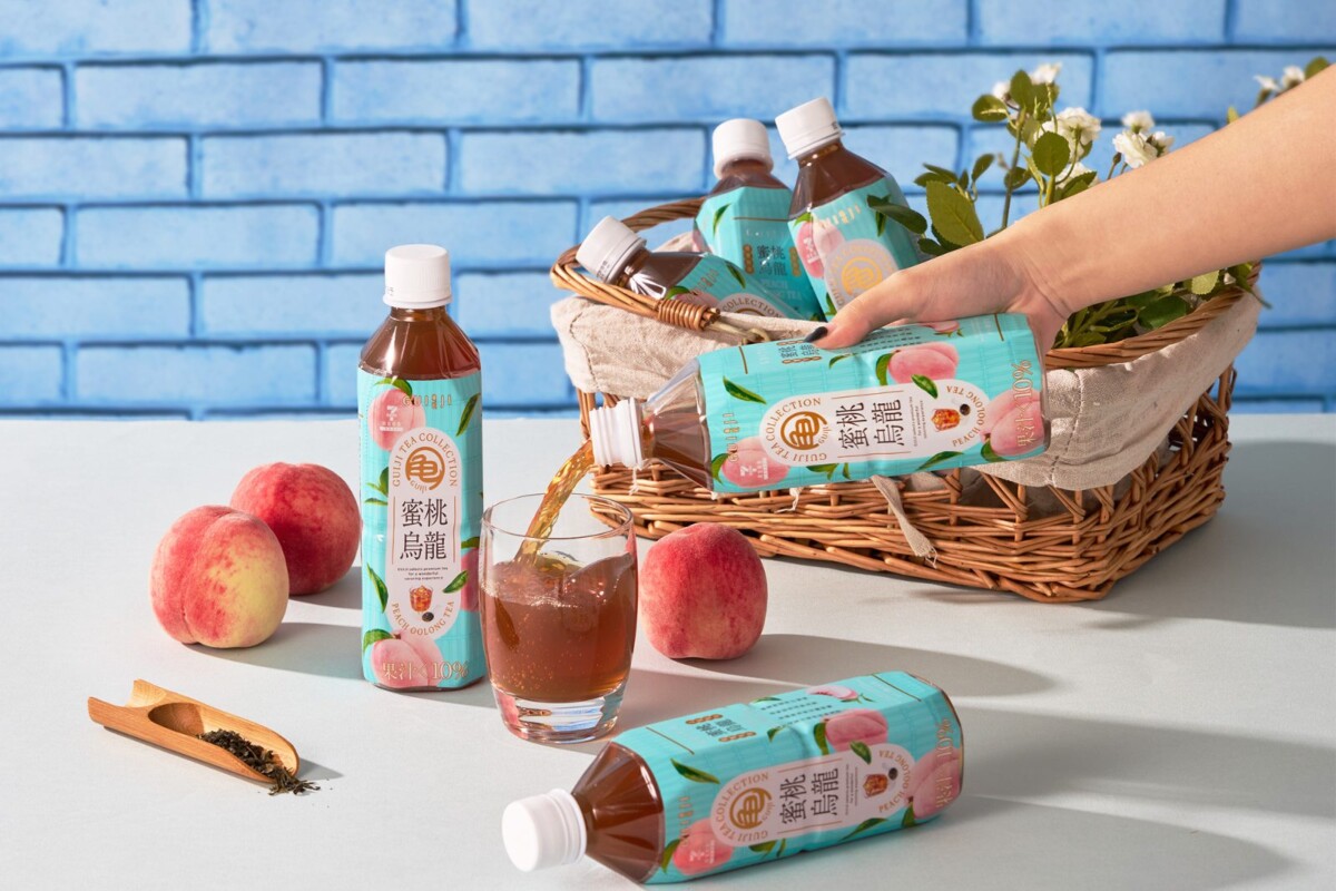 龜記最強聯名！「蜜桃烏龍」瓶裝版全台 7-ELEVEN 獨家開賣！初夏必喝清爽果茶 24 小時隨手即飲
