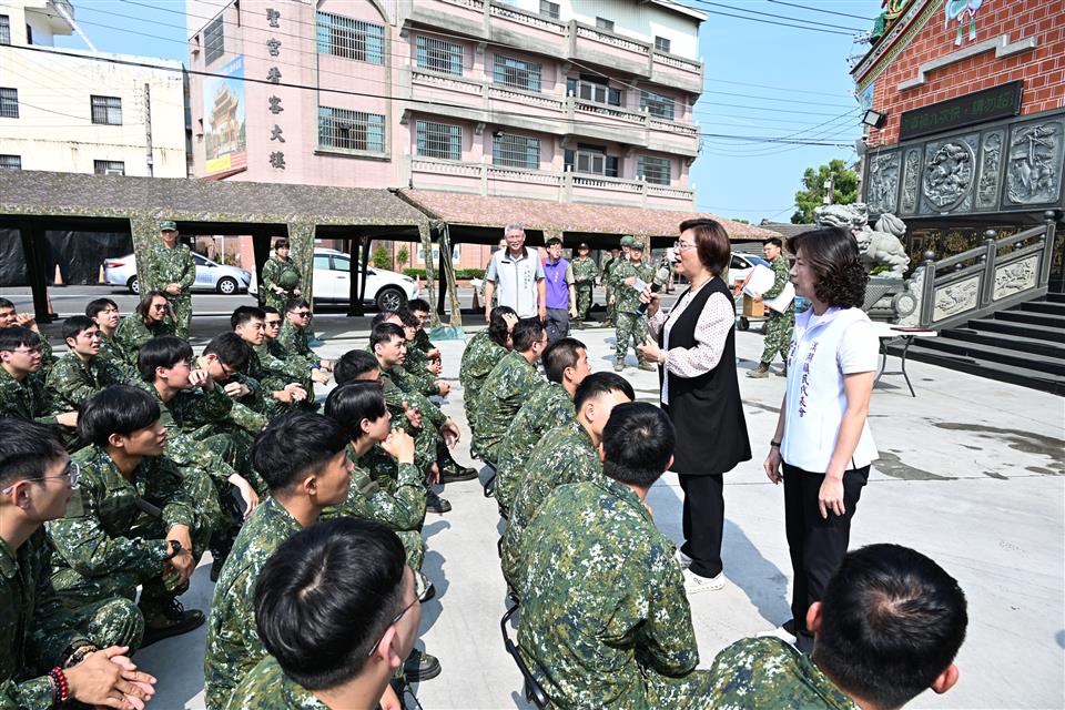 98bb2ec66f026fe6f8592c22e17d3ae3