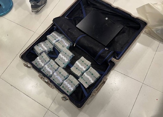 A0d208fb1e53ca71bad52713cdd2f1f3