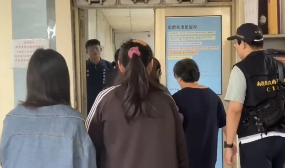 南投市驚傳雙屍命案　兄弟倒臥血泊屋內留刀警方封鎖調查