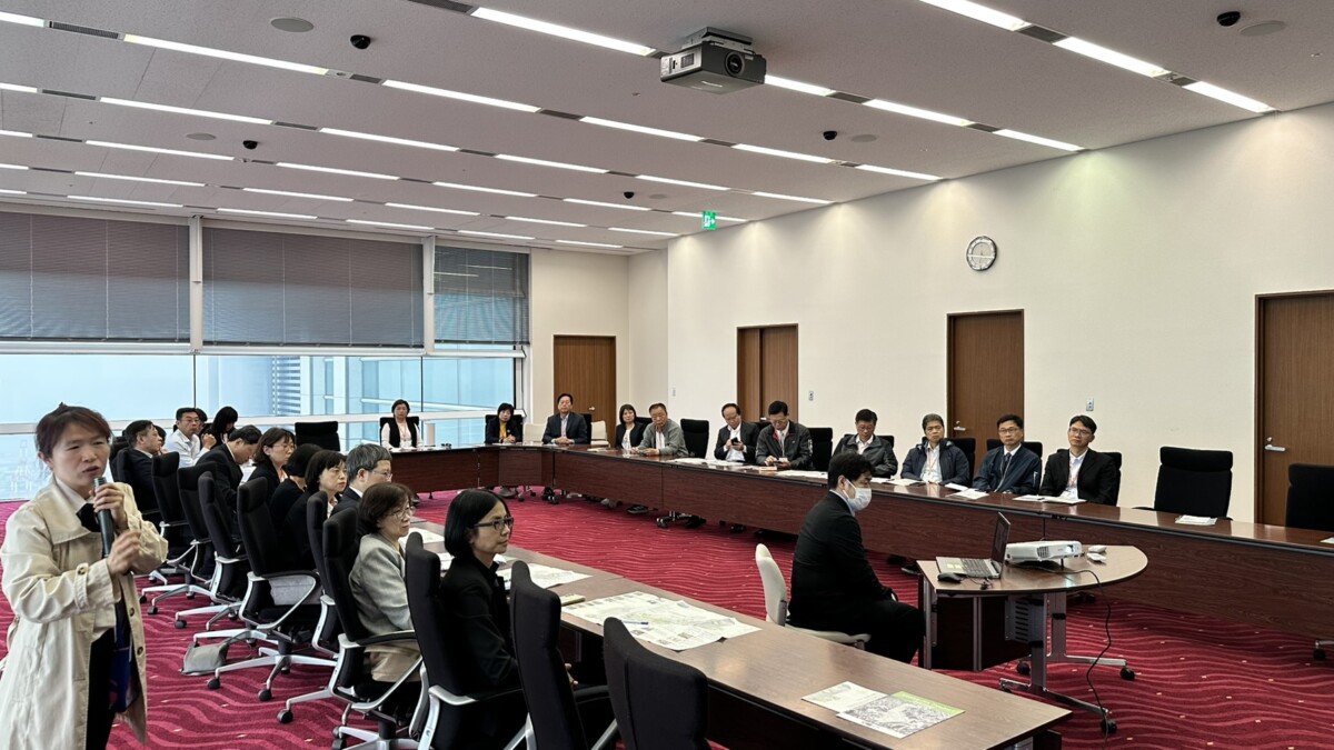 Cbe89ff85bebeed67fb3aeb8a160c3e5