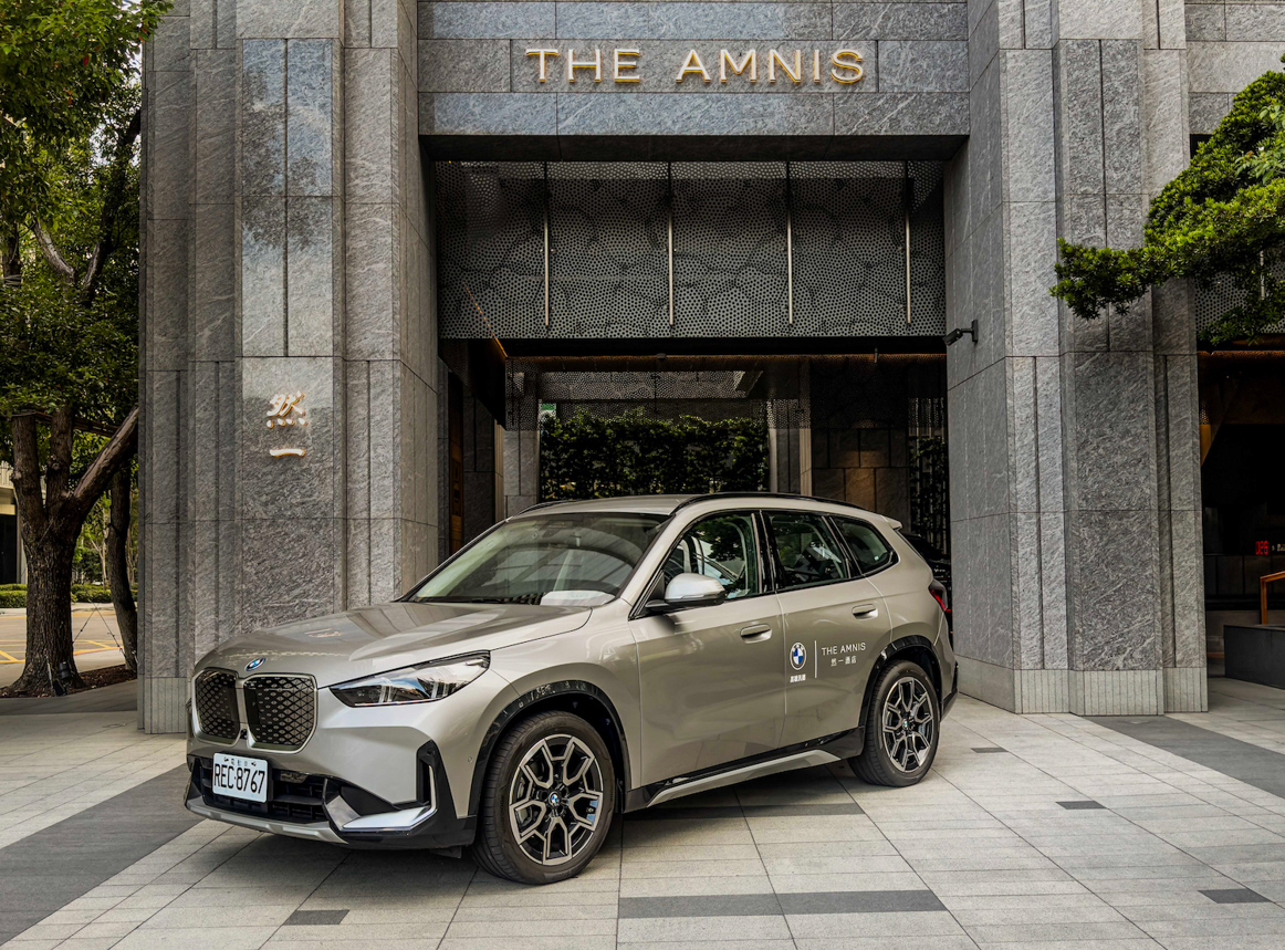 ▲為呼應探索旅人的移動需求，THE AMNIS然一酒店同步推出「BMW自駕遊專案」，入住期間即可。（圖/然一酒店提供）