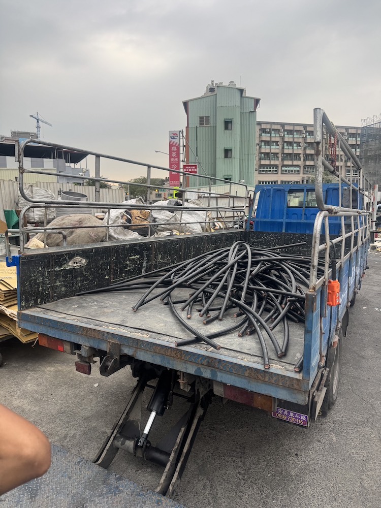台積電工地大量電纜線遭竊取，檢警逮獲莊男等3人，依法對犯嫌提起公訴。（圖/嘉義地檢署提供）