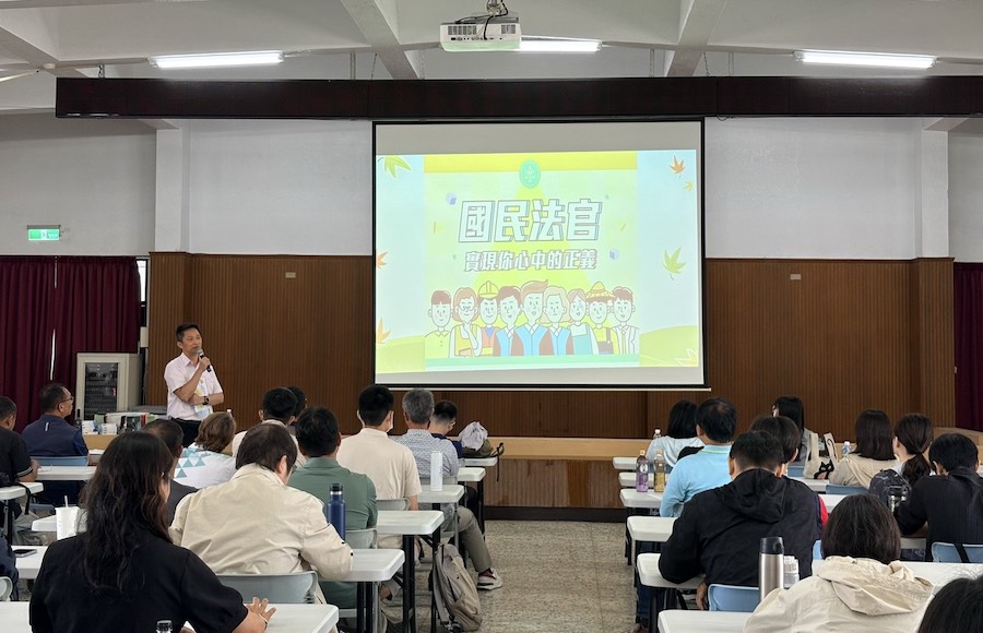 台水五區處實施「採購專業職業倫理暨職安法紀廉政宣導」講習，強化同仁及承攬廠商廉能法治觀念。（圖/台水五區處提供）