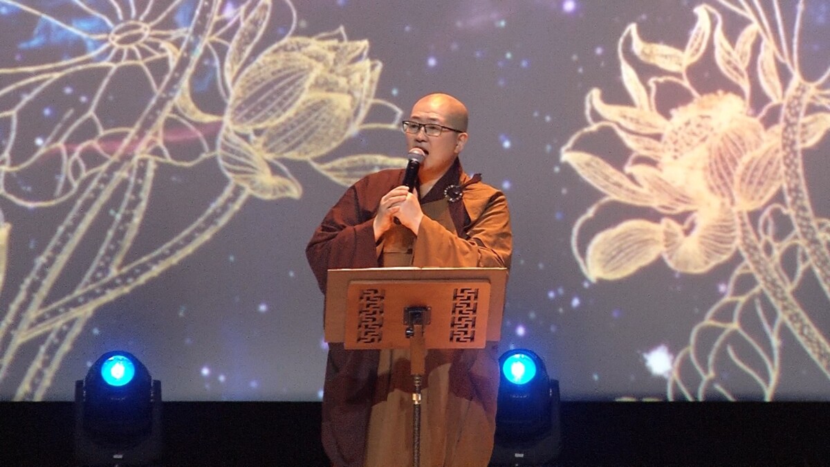 印居法師以天籟美聲傳唱梵唄聞名，希望透過音聲弘法，讓大眾共沐佛恩。（圖 / 主辦單位 提供）