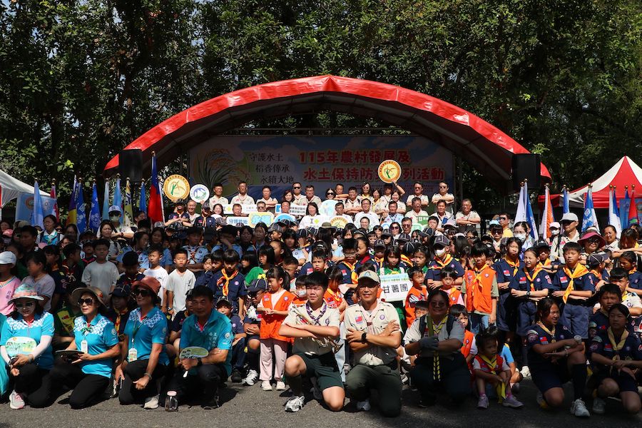 嘉義市童子軍受邀走進嘉義農業試驗分所，辦理「嘉義市童軍水土保持聯團活動－守護水土 稻香傳承 永續大地」活動。（圖/嘉義市政府提供）