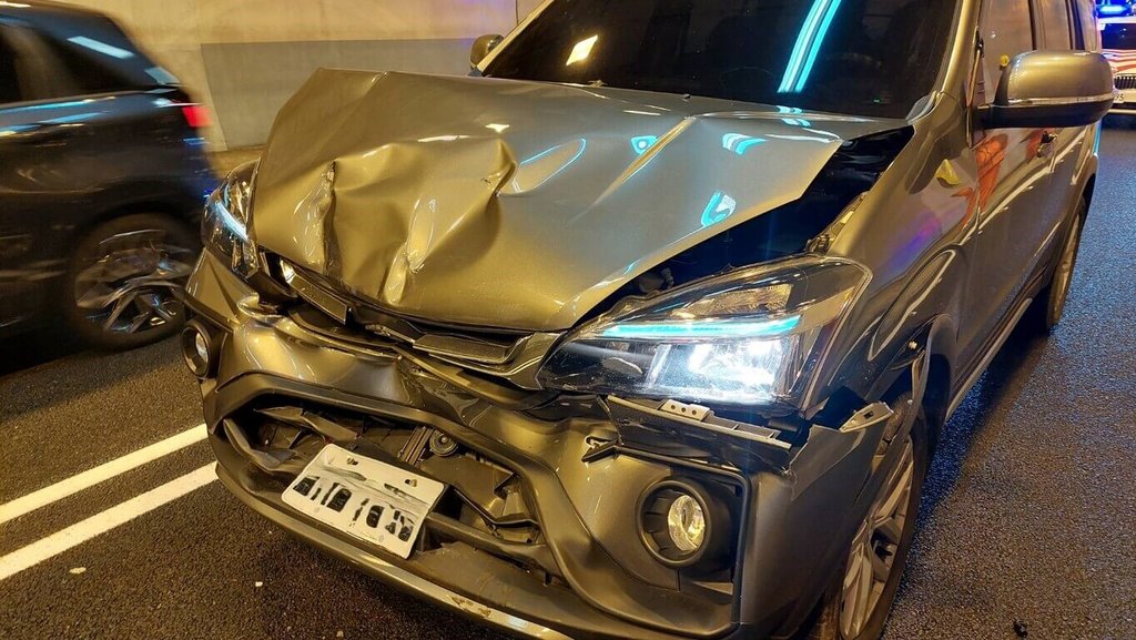 酒駕衝進雪隧撞3車！內線封閉20分鐘　國5南下車潮大回堵