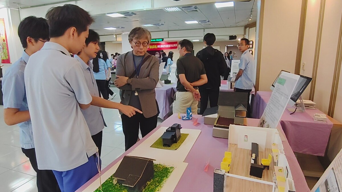 33a683cff7f4969084ab7c3c429f9ddf