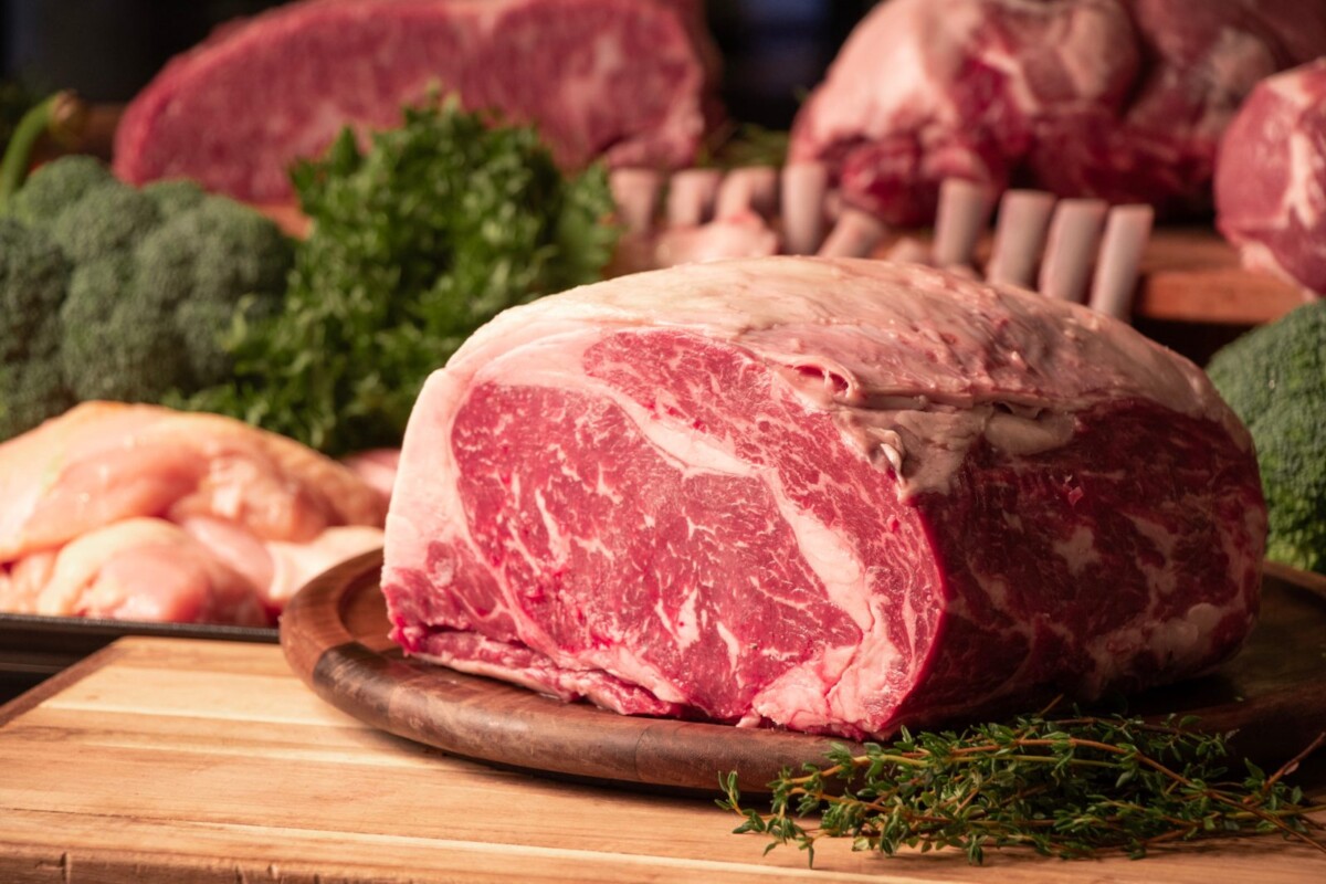 ▲【Seeds和牛珍饌．匠選肉品饗宴】集結鹿兒島 A4 和牛、美國 Prime 肋眼、紐西蘭法式羊排等。（圖/高雄洲際酒店提供）