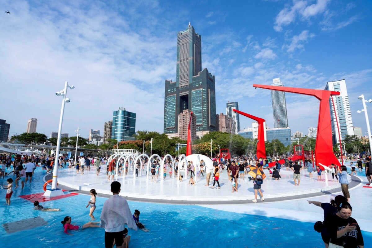 高雄最大免費水陸樂園來了！「星光水岸公園」5/30正式啟用