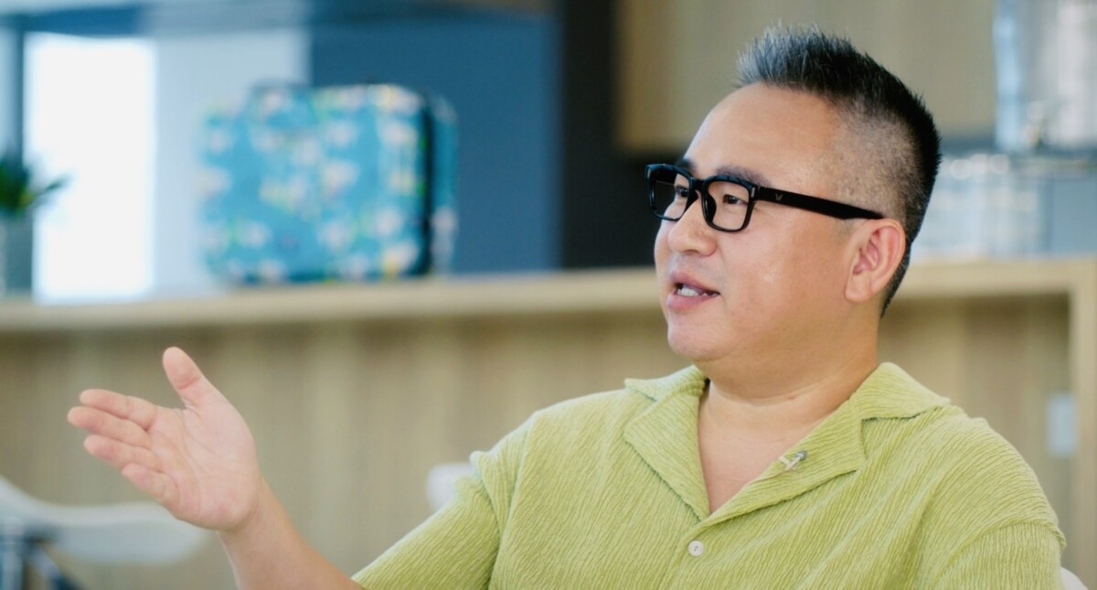 當企業家開始演自己：陳志彬客串《空姐復仇記》背後的品牌人格化革命