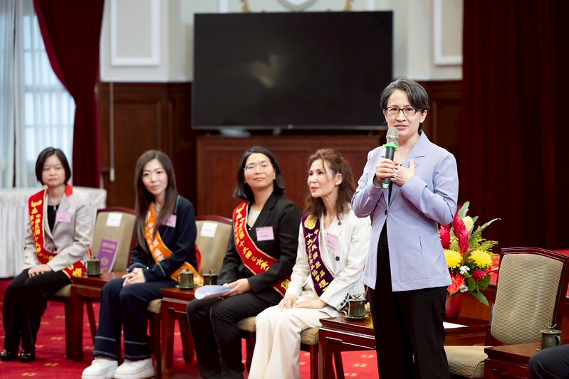 蕭美琴接見傑出女青年　讚台灣女性突破框架展現韌性