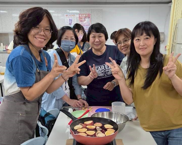 杉林食農教育 主廚挑戰百香果皮「零剩食實驗室」翻玩紫色魔法