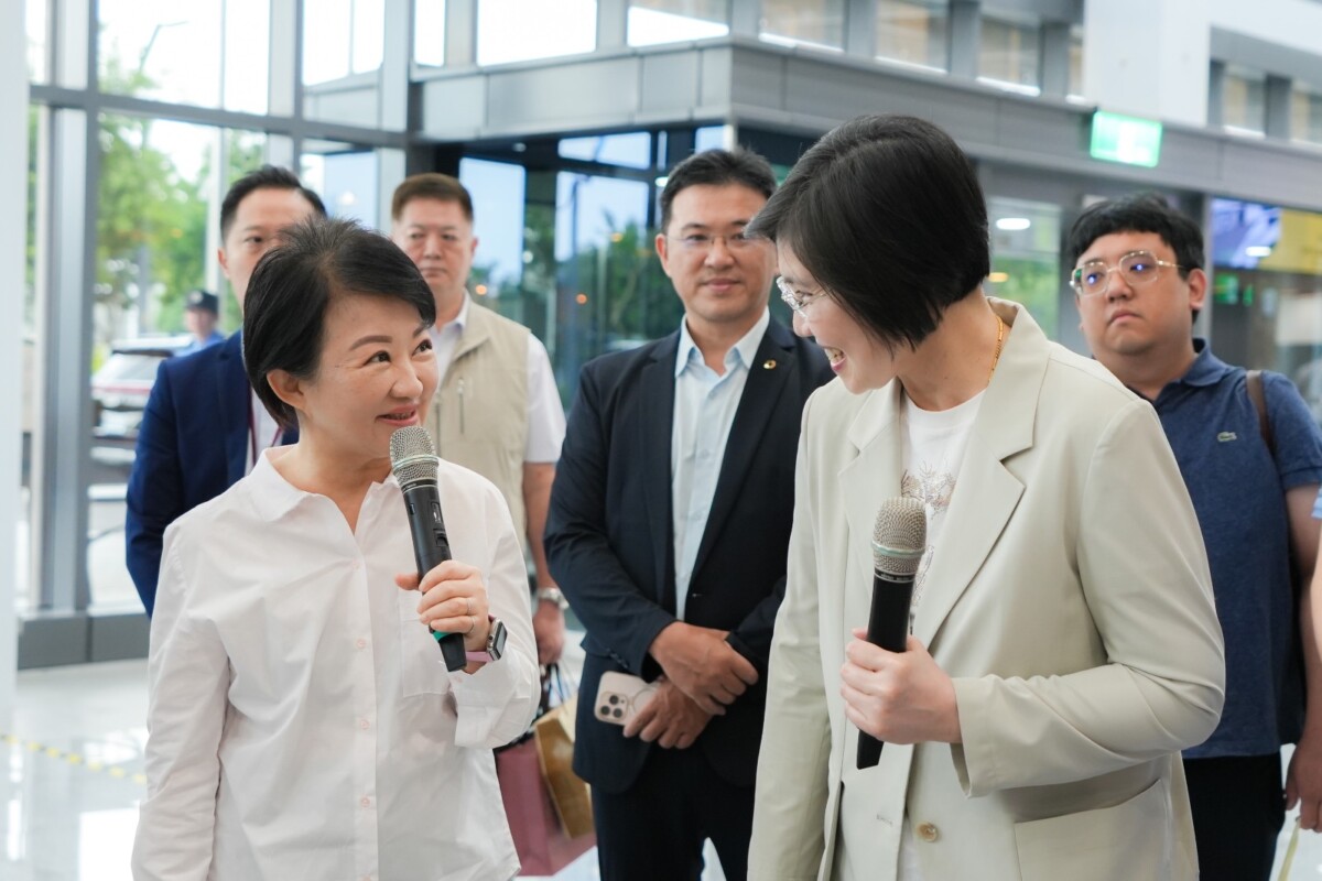 ▲市長盧秀燕今(30)日親自接待來訪的立法委員徐欣瑩，並參訪「台中國際會展中心」。(圖/記者顏淑娟翻攝)