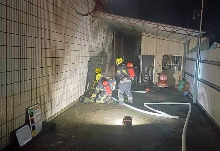 屏東萬巒民宅深夜失火　八旬翁命喪火窟起火原因待查