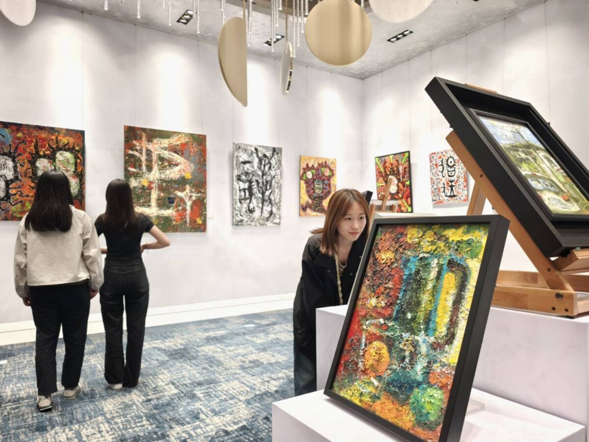 牙醫師跨界藝術家「九鬼油畫展」義享時尚廣場登場