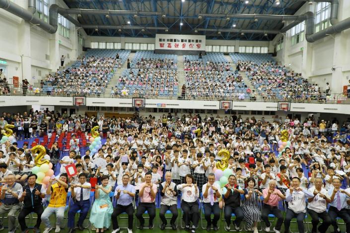 嘉義畢業季感動登場　黃敏惠化身勇媽勉學生勇敢追夢向光前行