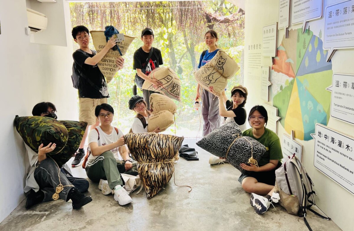 不只人過節   壽山動物園特製菜粽　黑猩猩上演「猩」福時刻