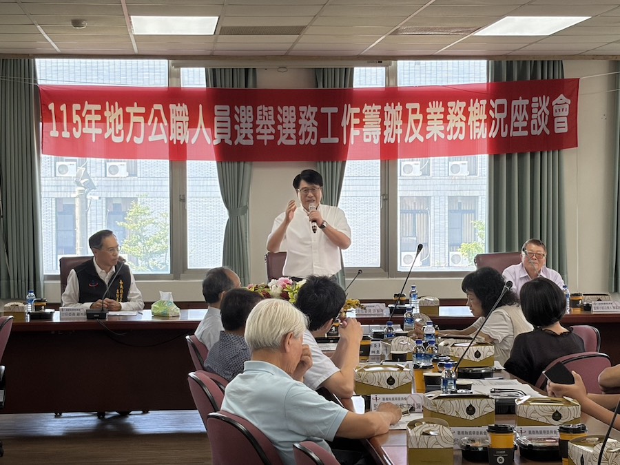 游盈隆南部首站視察嘉義縣選委會　強調要克服困難辦好選舉