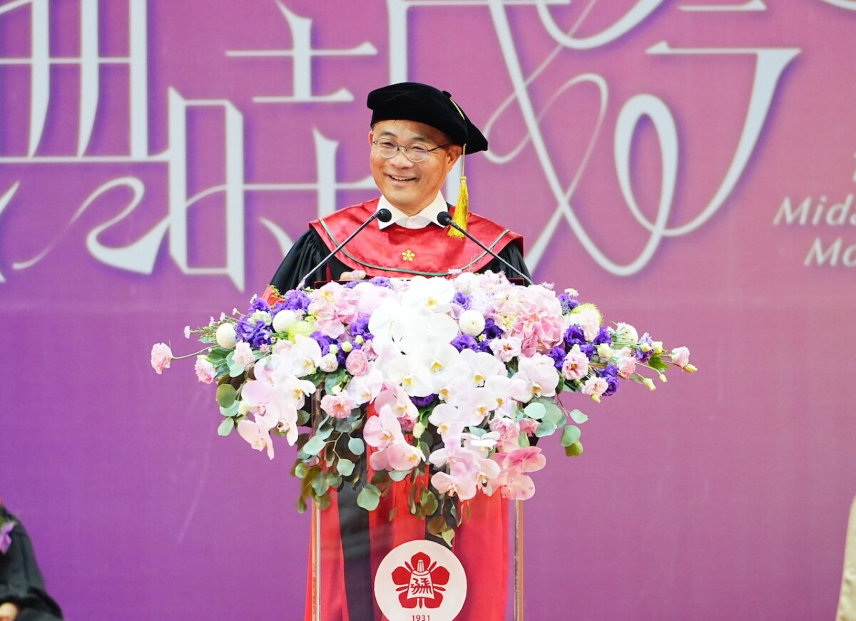 成功大學115級畢典   校長沈孟儒送兩樣最重要的畢業禮物