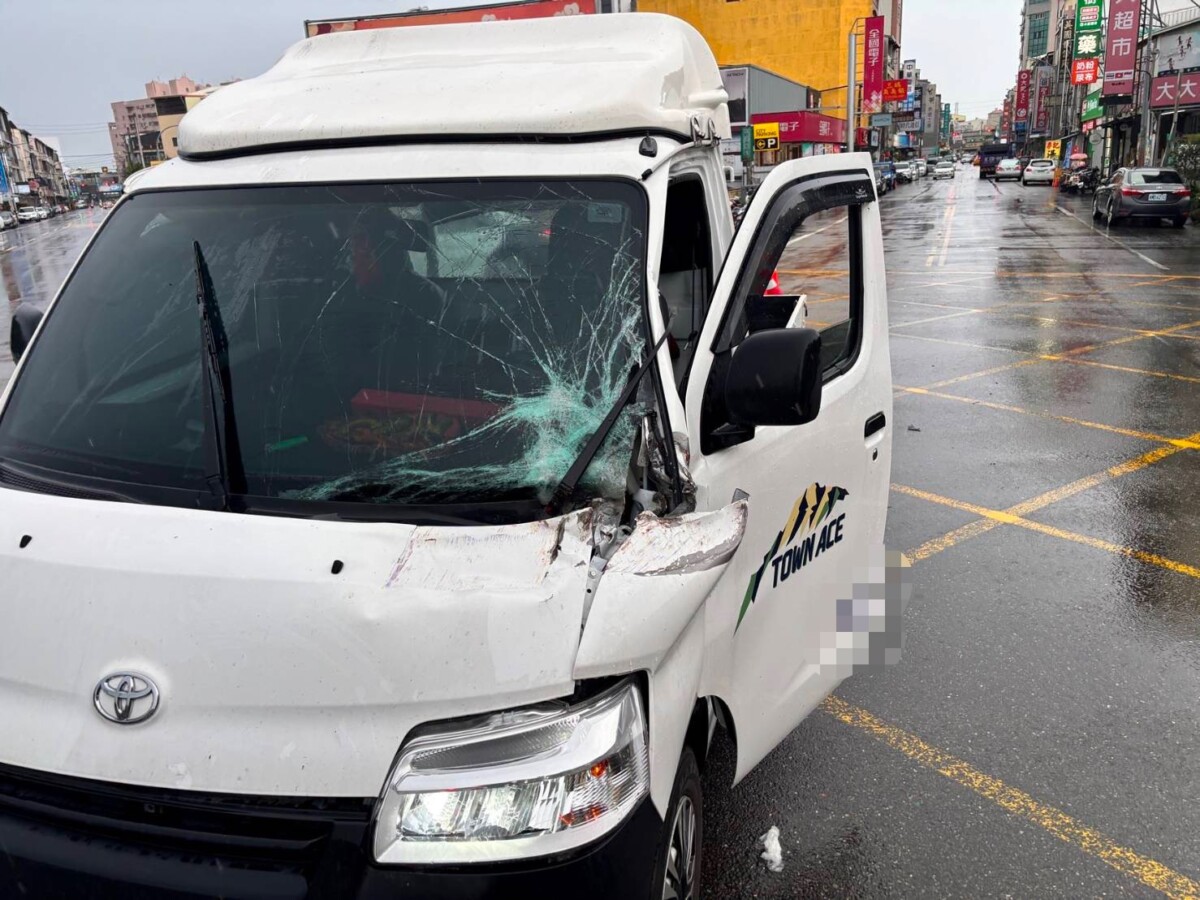 大貨車後欄板突鬆脫！斗南路口撞上對向車輛險釀禍