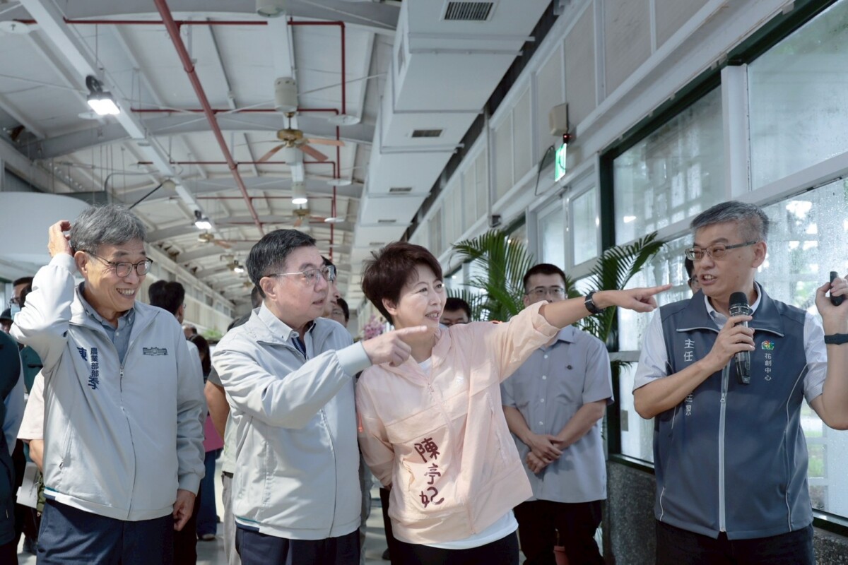 花卉產業迎AI轉型＋國際化　卓榮泰視察台南揭智慧農業新布局