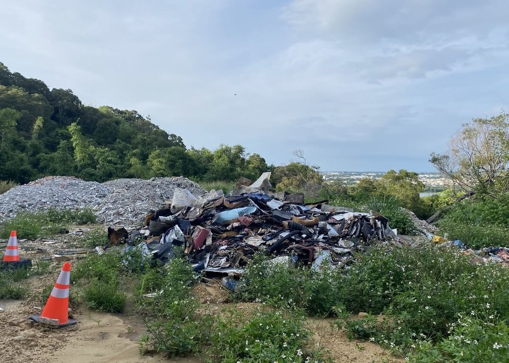 70公噸廢棄物濫倒苗栗山區　苗栗查獲回收業者聯手再利用機構　6人遭緩起訴